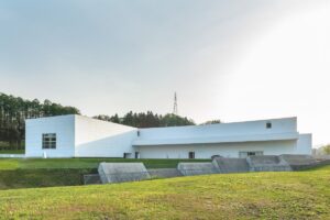 青森県立美術館