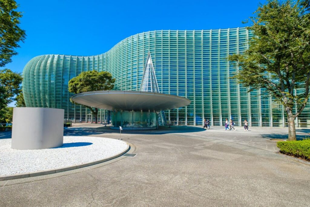 国立新美術館
