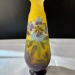エミール・ガレ《石楠花文花器》（ガラス）の作品写真①